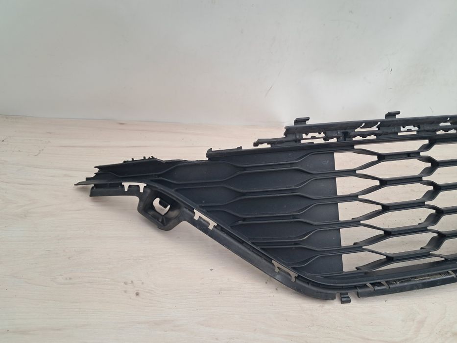Грил решетка в броня Vw Golf mk7