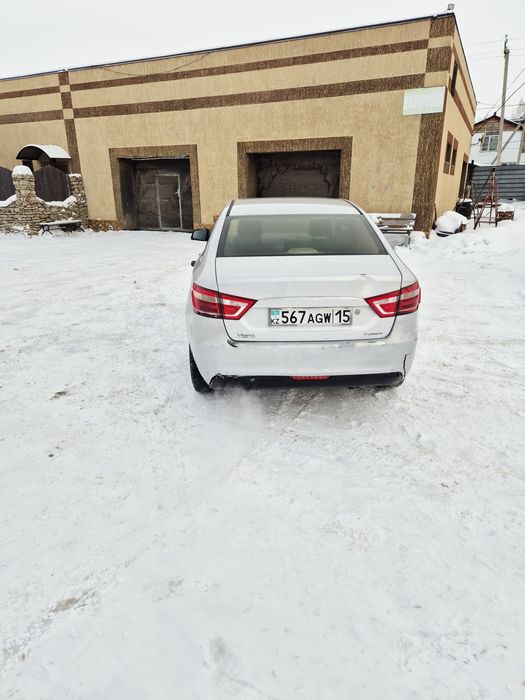 ЛАДА ВЕСТА  в одних руках