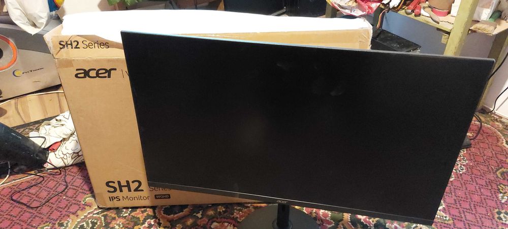 Monitor Acer,mare și nou la cutie