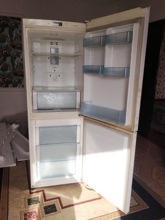 Холодильник с морозиьлником