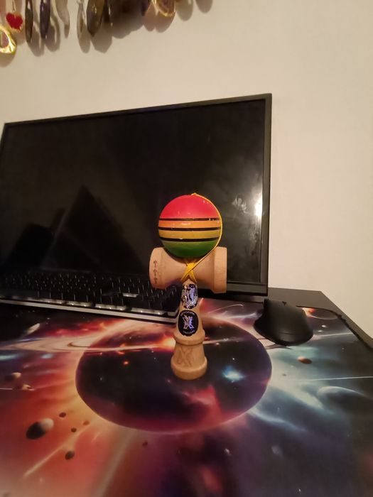 Vănd kendama in stare buna