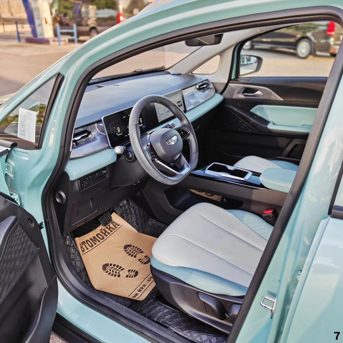 Geely Geometry E, 2023, в идеальном состоянии