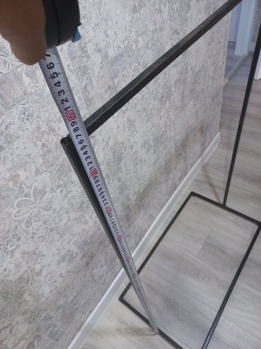 Продам вешалку металлический