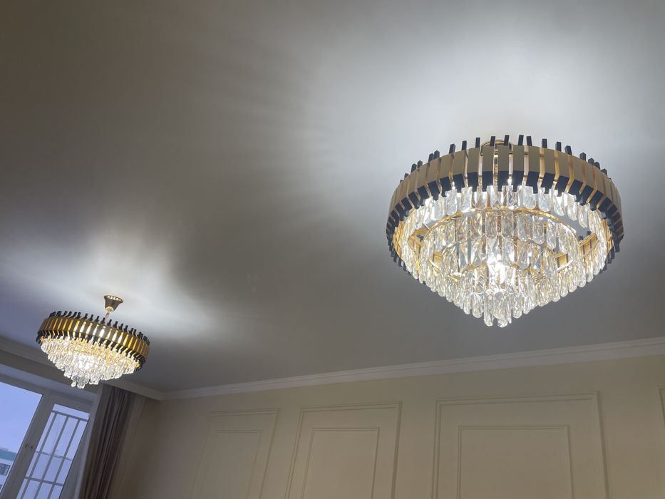 Продам две люстры