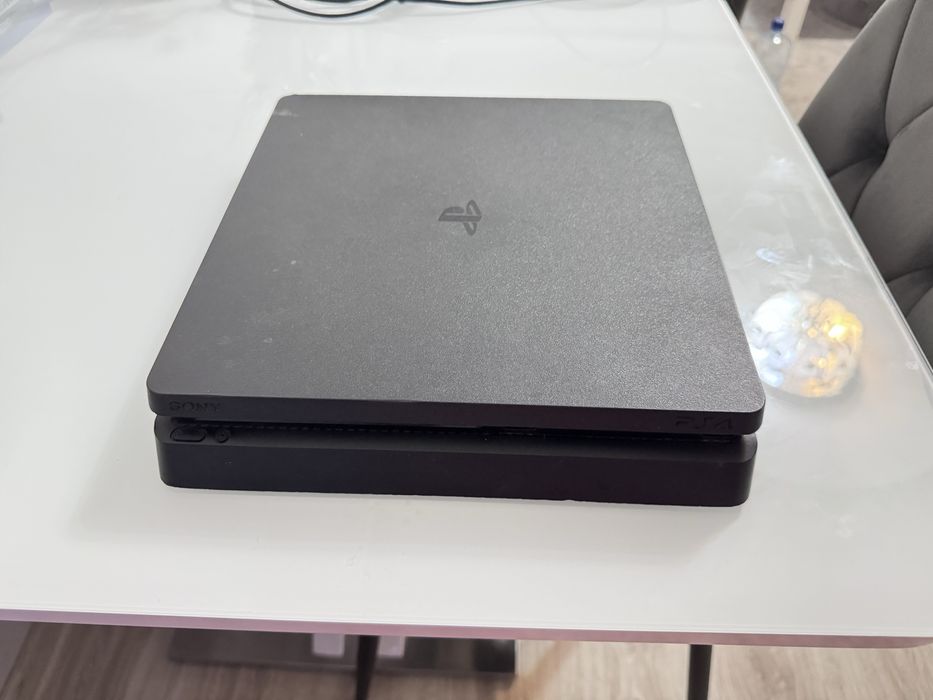 Vand ps4 cu 2 manete