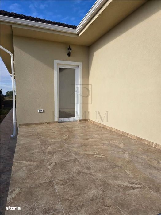 Duplex pe parter - zona buna - toate utilitatile