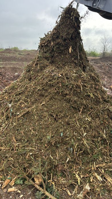 Inchiriem tocator vegetal / crengi / biomasa / lemn / deseuri