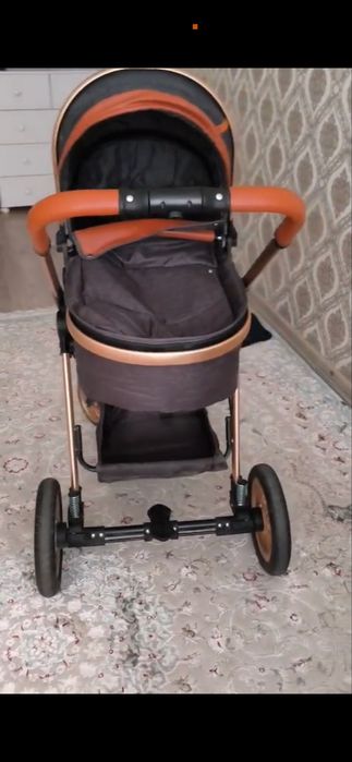 Продам почти новую коляску