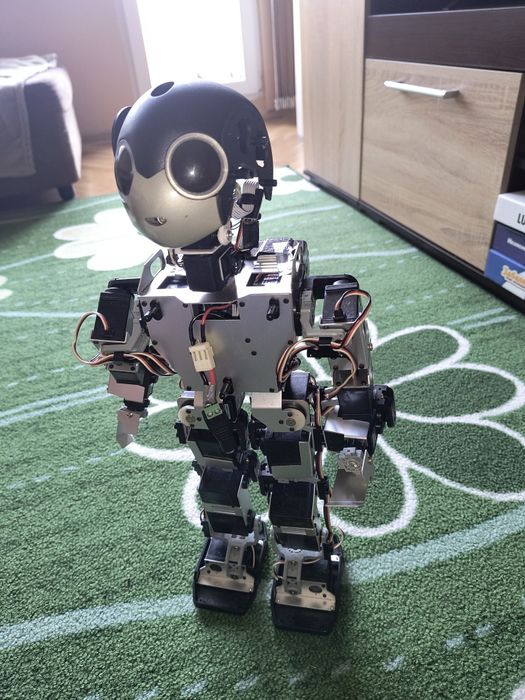 Хуманоиден робот Robi.Програмируем робот.Роботика