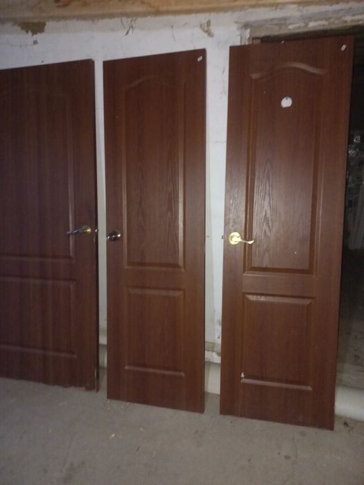 Продам двери межкомнатные б.у