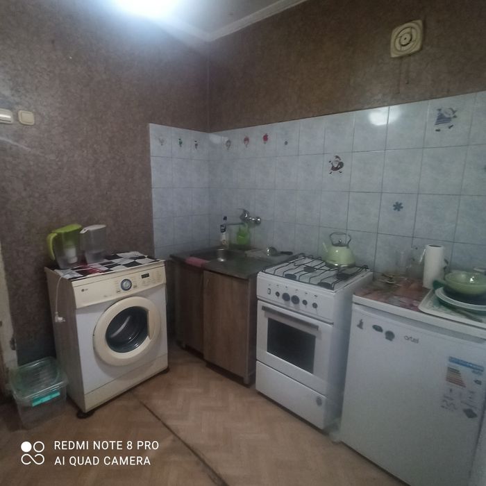 Сдаю, ЦУМ, центр своя 1 комнатная, кирпич