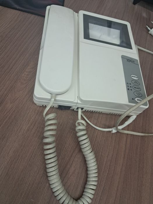 Продам видеодомофон визит М 402.