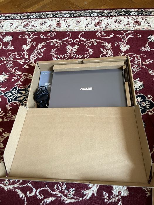 vand computer ASUS nou