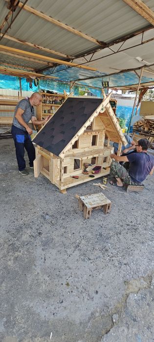Кошкин Дом, будки, вольеры.