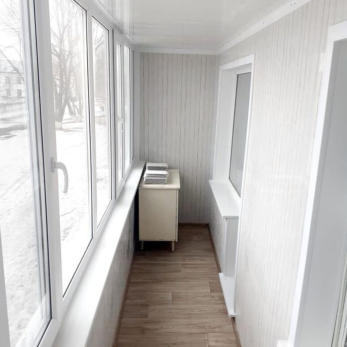 Окна, балконы, витражи