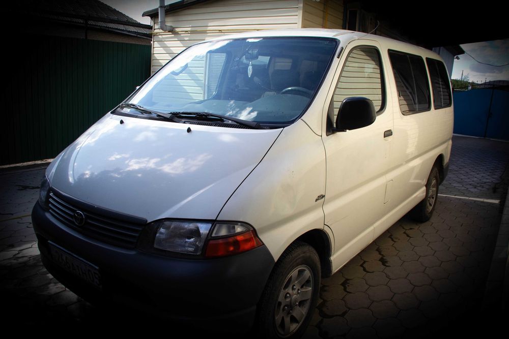 Toyota HiAce 2002