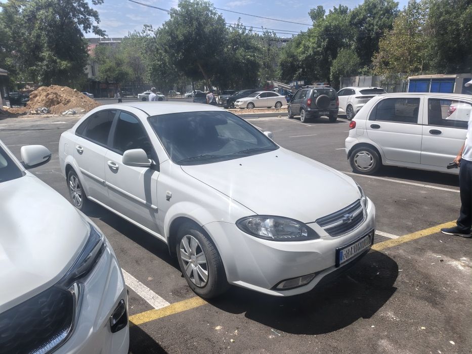 Автомабил Шевролет жентра