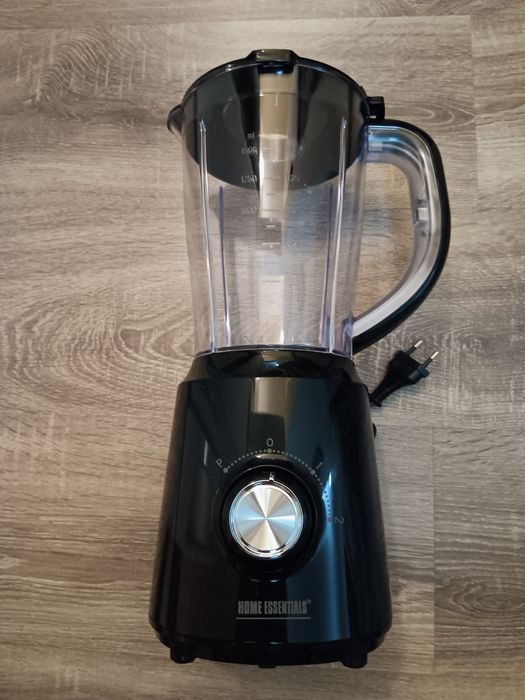 Блендер чисто нов