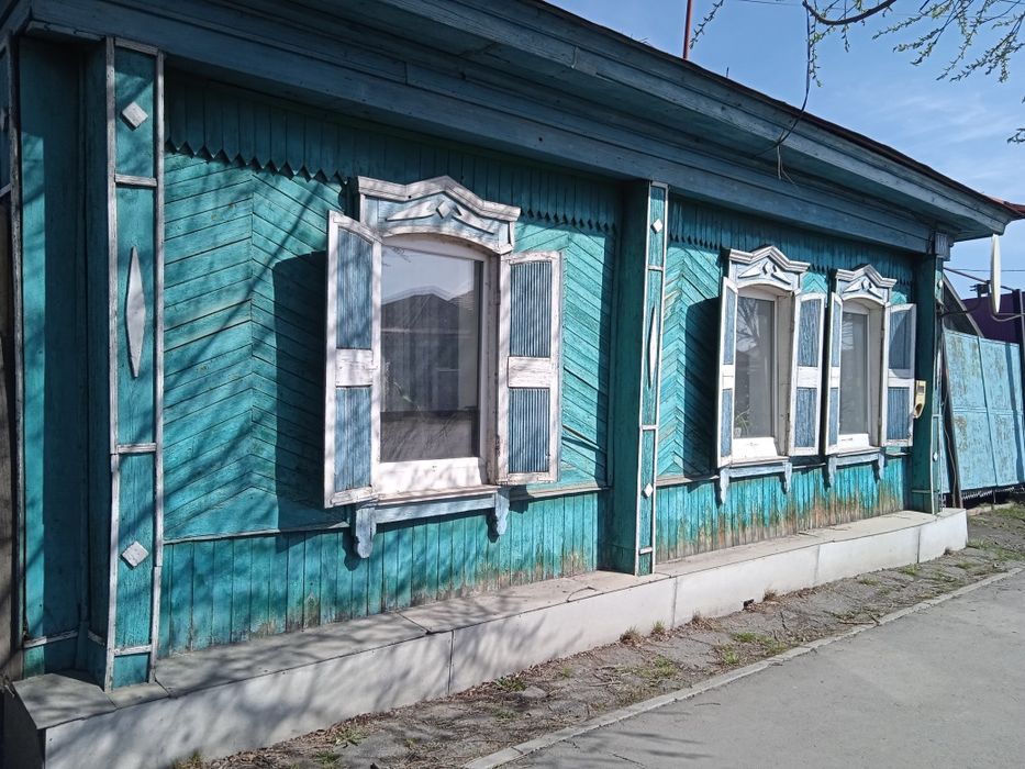 Продам дом. Бревенчатые.в рабочем поселке