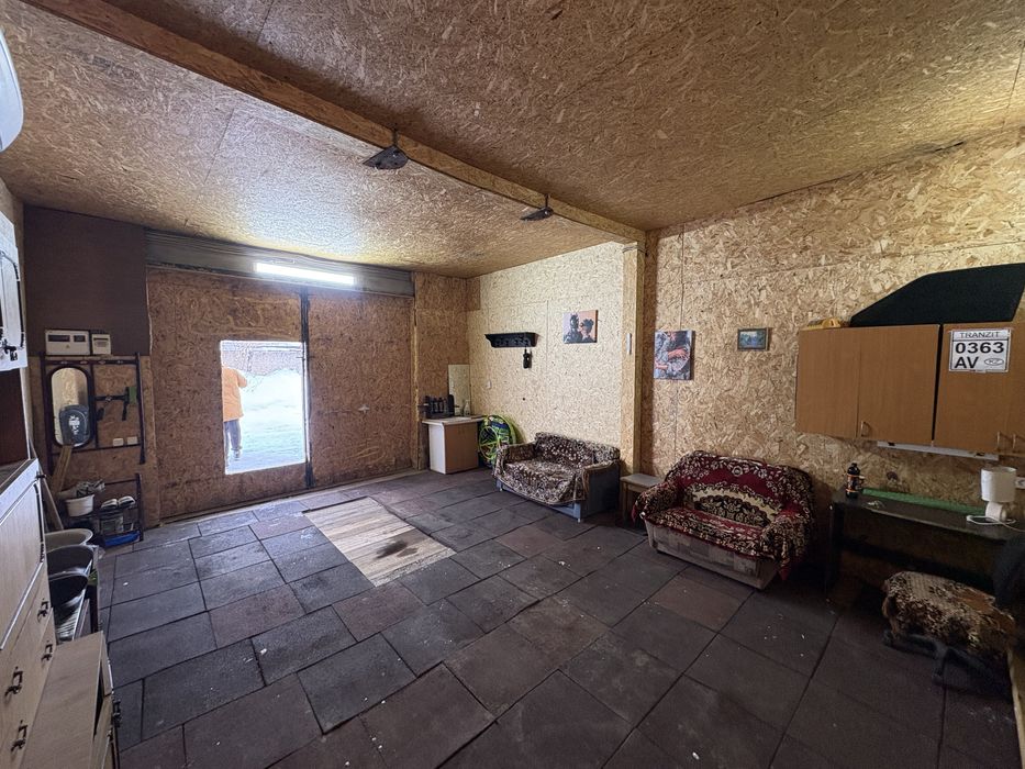 Просторный Гараж за Геммой