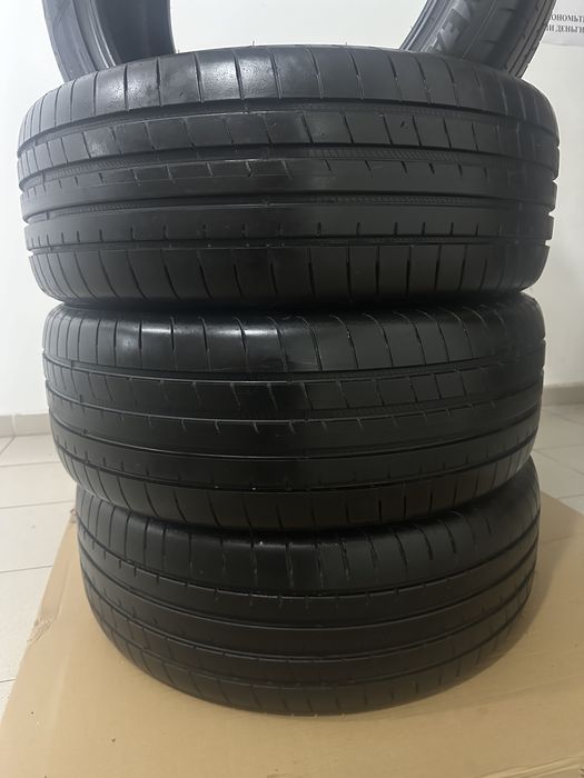 255/45 R21 Godyear Eagle F1