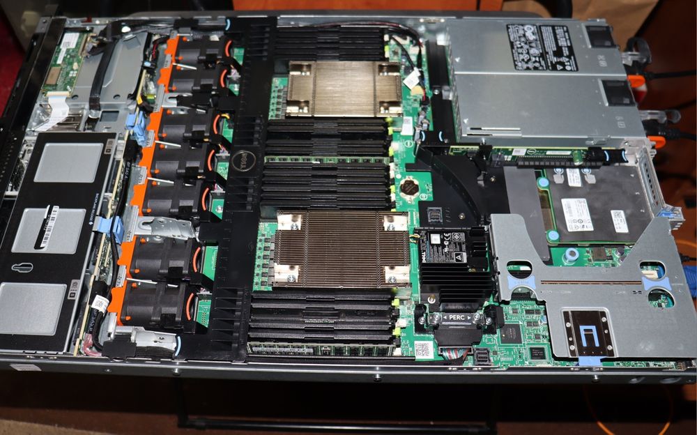 Server Dell PE R630 20 Cores 64Gb H730 1500W EPP 2x10G+2x1Gb +Rail Kit