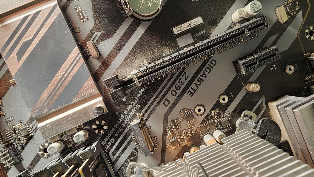 Продам кейс core i7 9700k, Gigabyte z390 UD