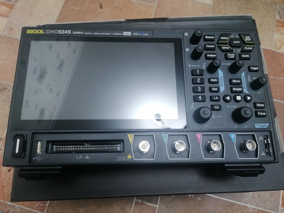 Осциллограф Rigol DHO924S