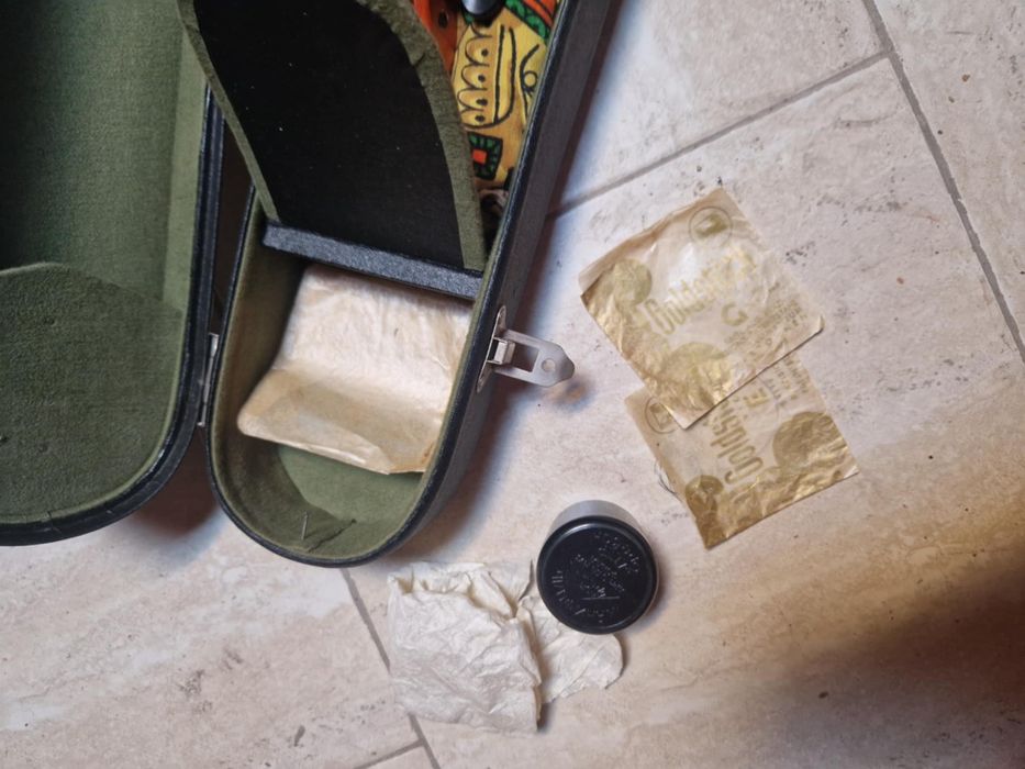 Старинна цигулка