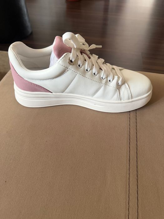 Маратонки  Guess