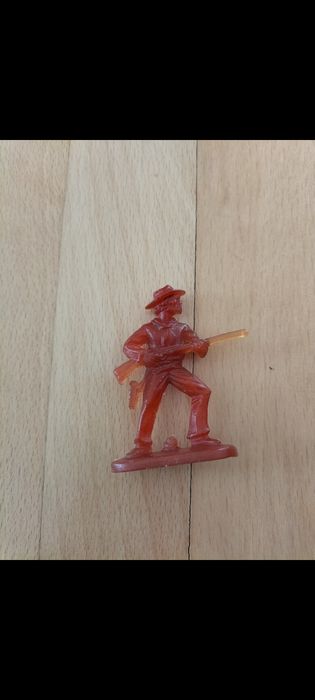 Figurină românească veche
