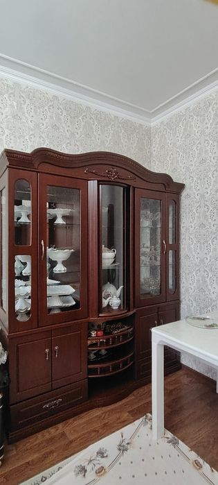 Продам стол стуля гостинный.