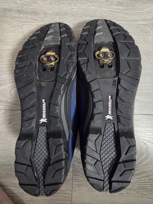 Pantofi bicicleta cu sau fara placute/pedale
