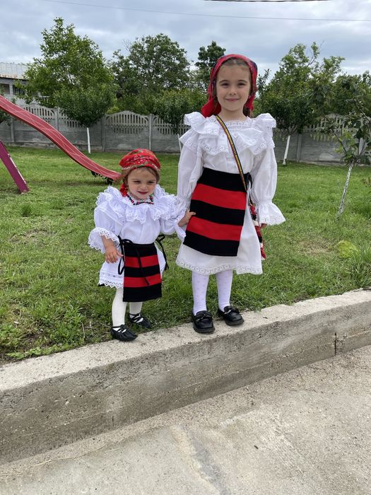 Costume populare fetite  110-116 si 86-92