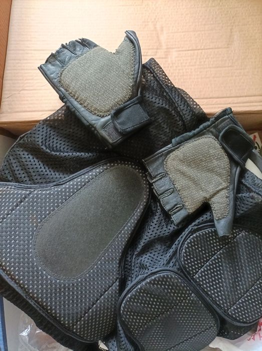 Протектор и ръкавици Roces