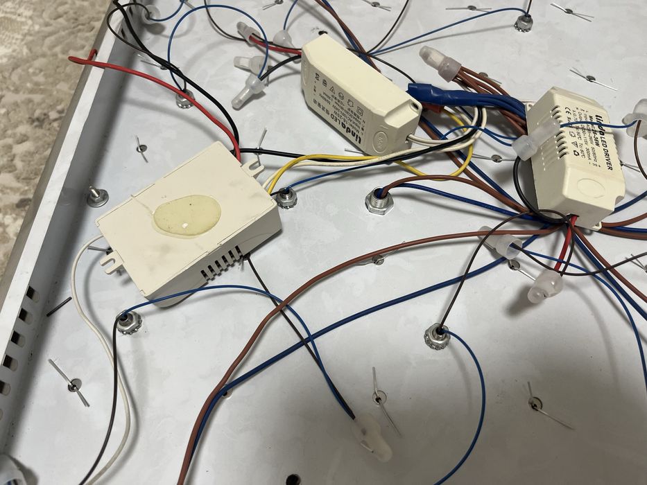 Продам большую люстру