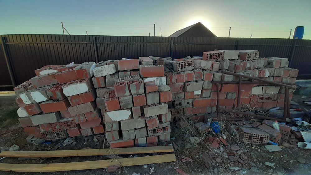 Продается б/у кирпич