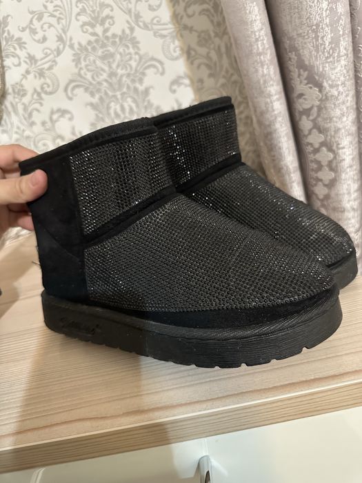 Женская одежда, платья.