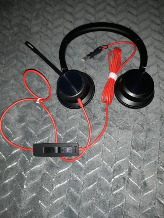 Casti POLY. Mai multe detalii in descriere