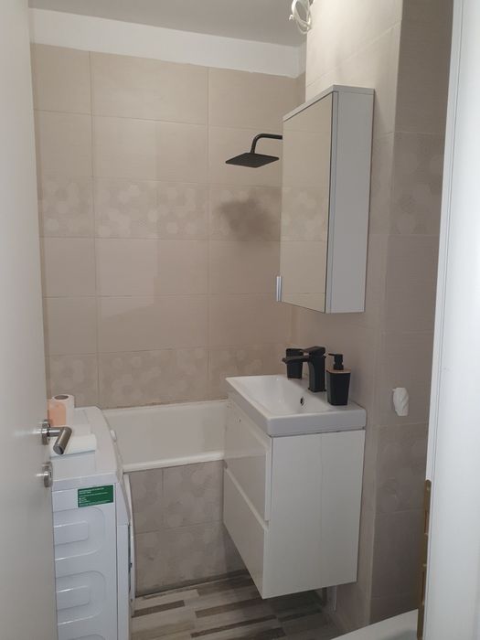 Vand garsoniera metrou Titan