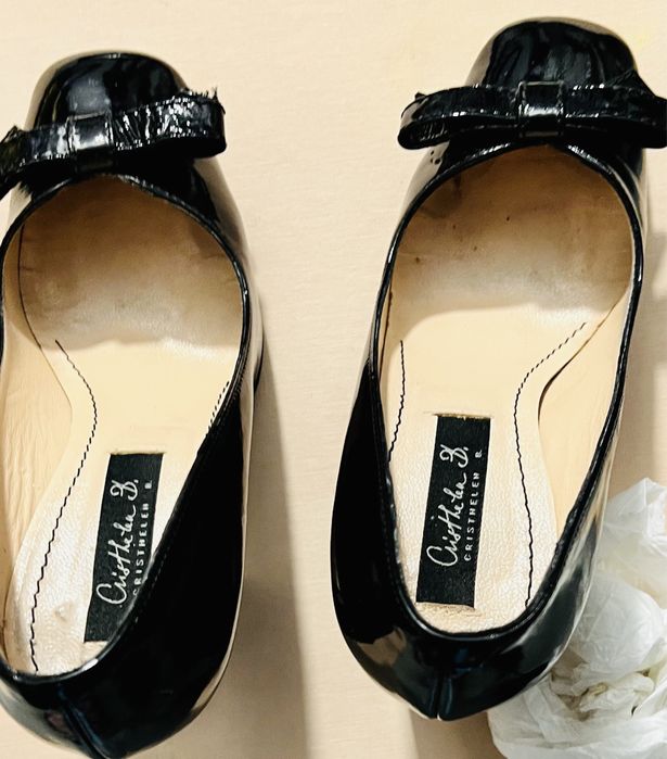 Pantofi de piele lacuita