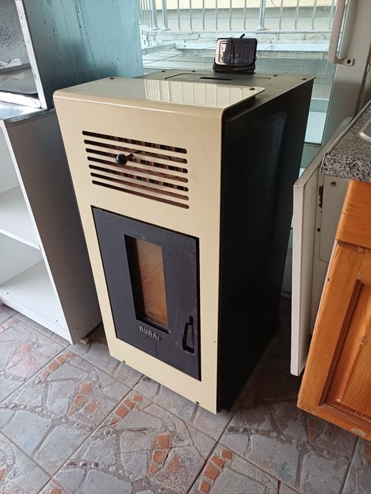 Пелетна камина Burnit 10kW + подарък пелети