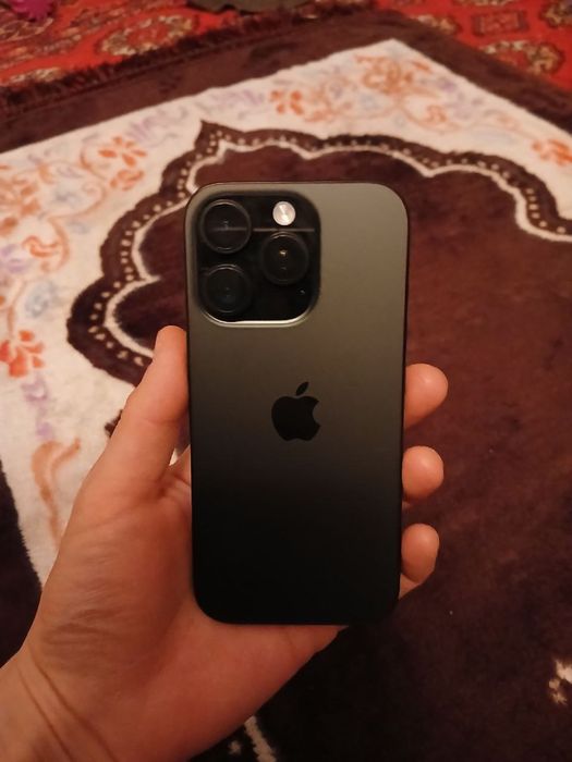 IPhone 16pro qora 256 li bir qo'l 92 yomkst