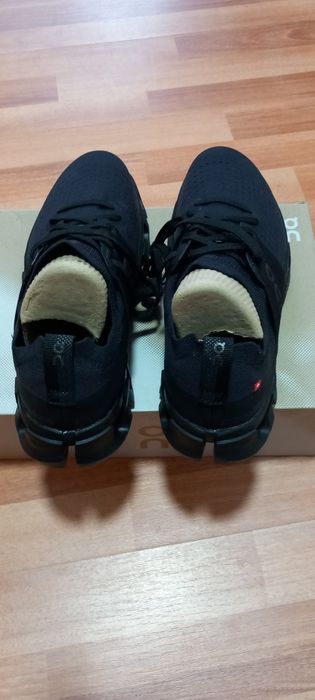 Adidasi On cloud cloudswift 4