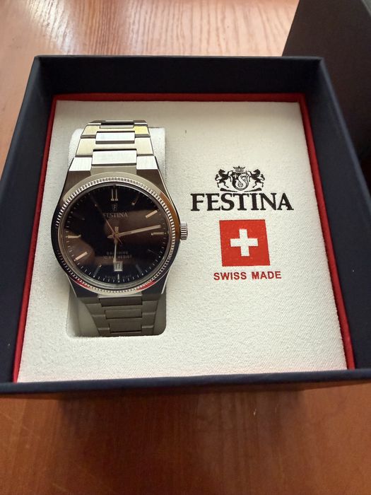 Часовник Festina Swiss Made