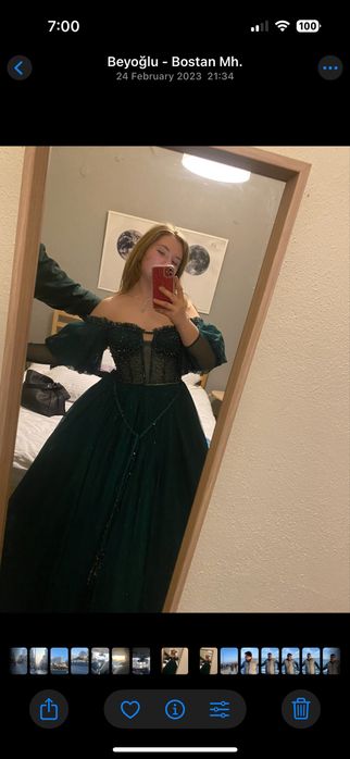 Зелена бална рокля