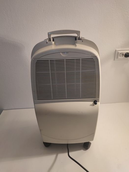 Dezumidificator Delonghi Dec 14 randament 14 L la 24 h