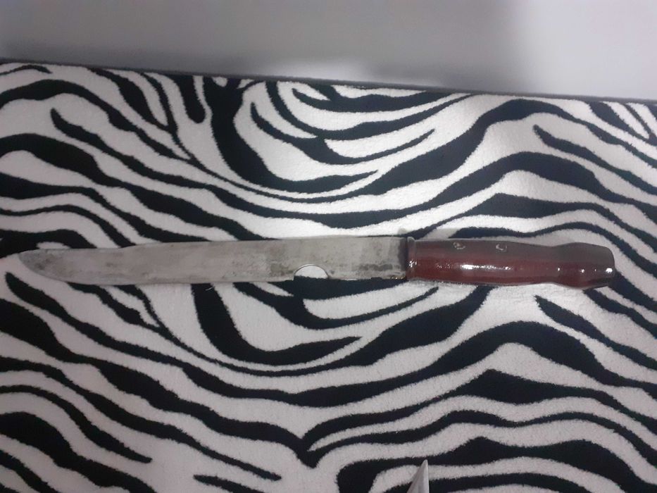 Нож старинен леко подобрен