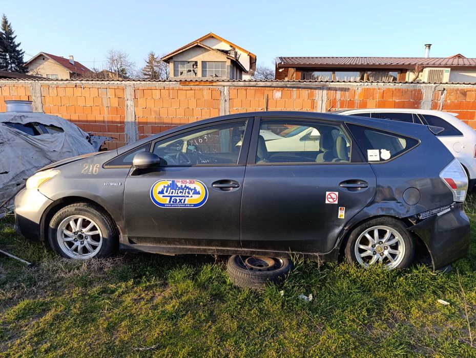 Toyota Prius 1.8 Hybrid на Части