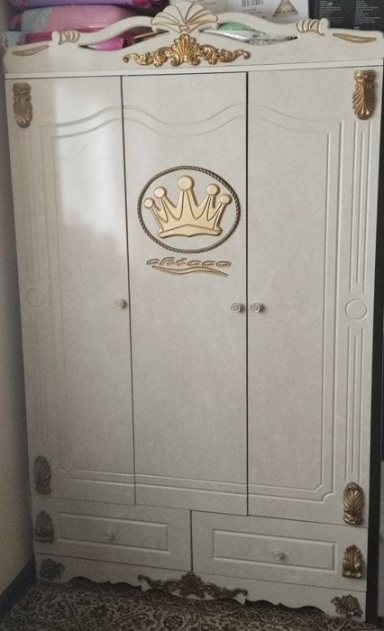 Mebel sotiladi hamasi